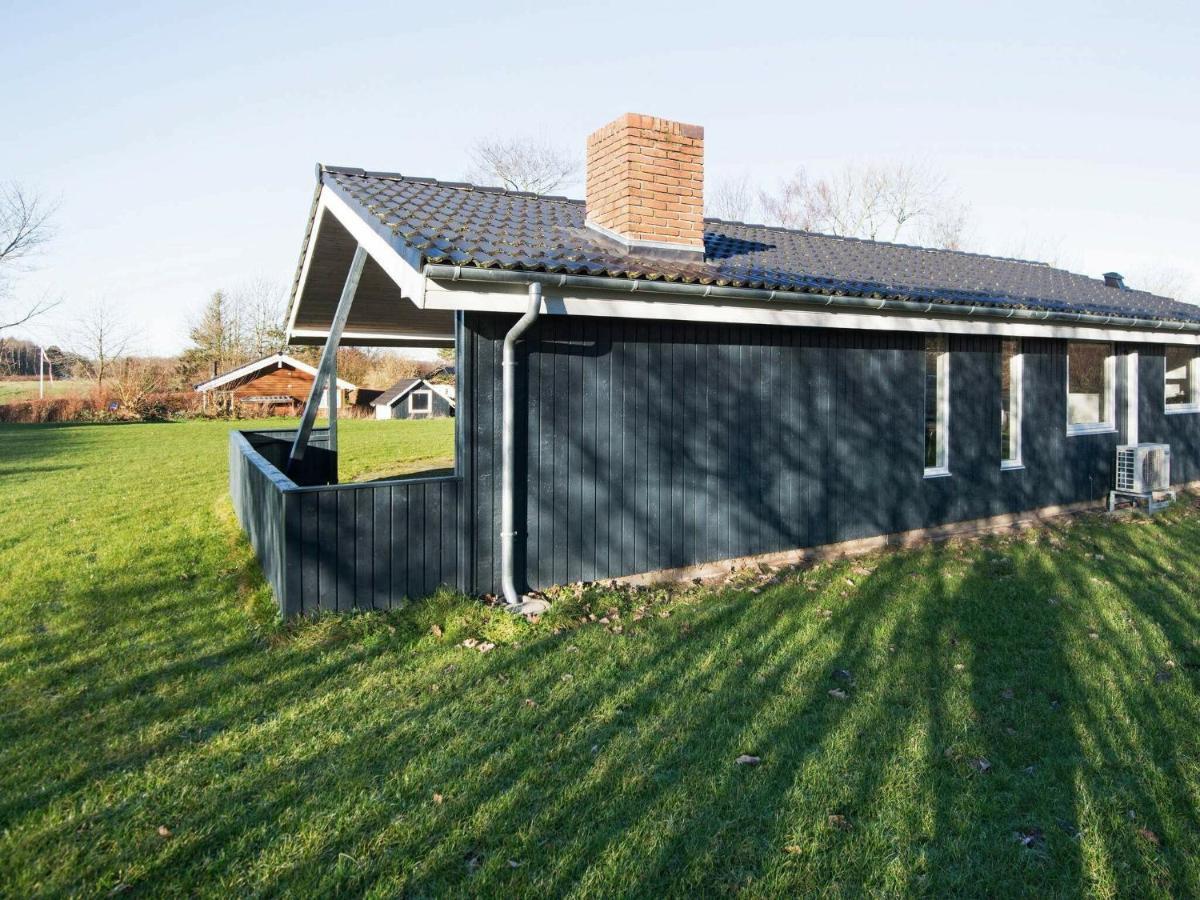 8 Person Holiday Home In B Rkop Egeskov  Zewnętrze zdjęcie